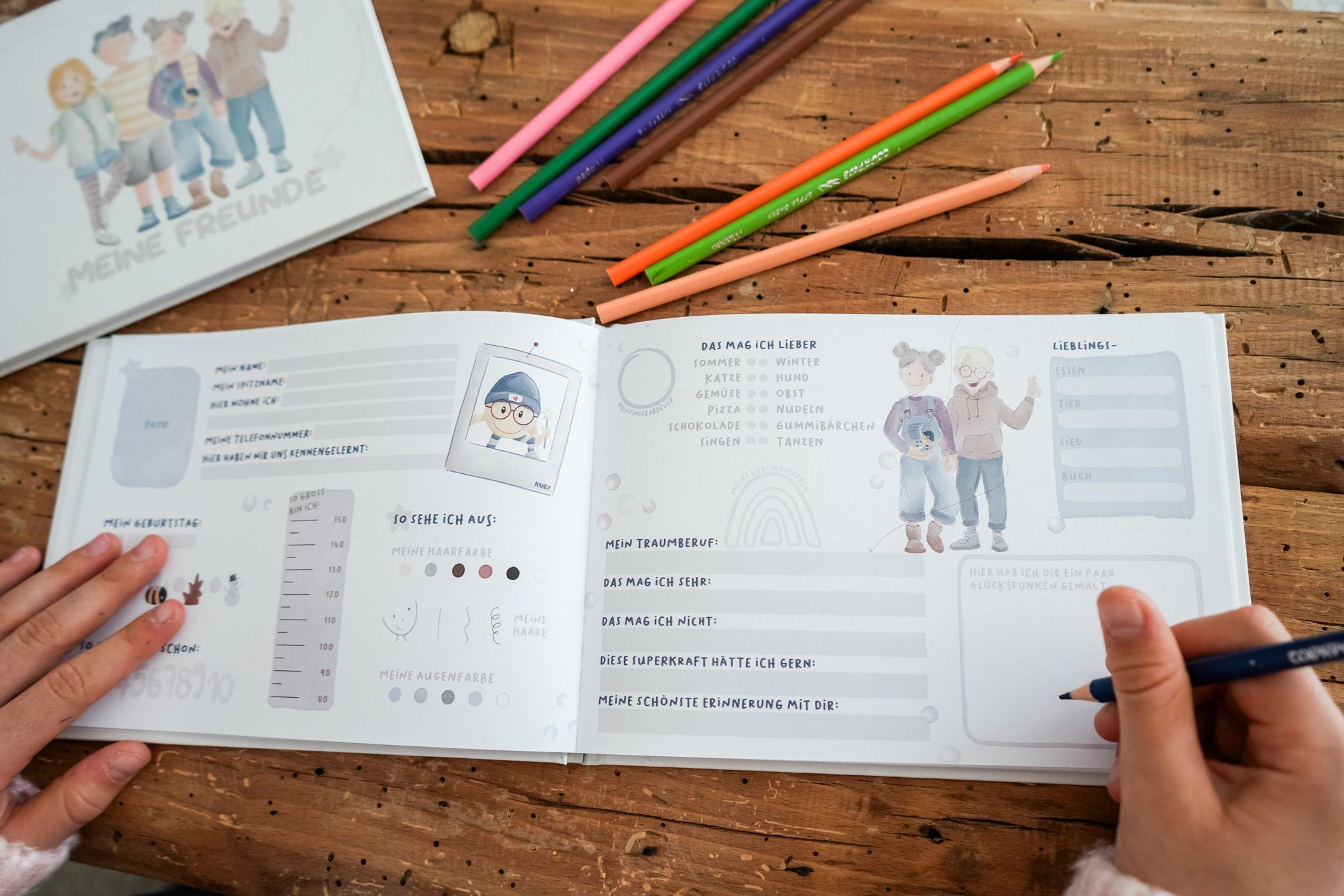 Karly-Buch „Meine Freunde“ – Blick ins Buch